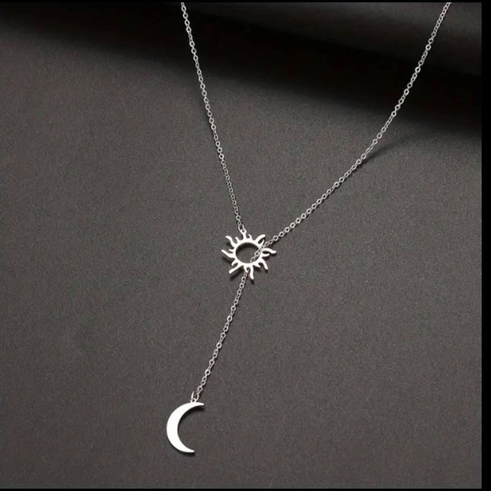 🆕NIP: Silver SUN & MOON Necklace- Silver plated - Picture 2 of 4
